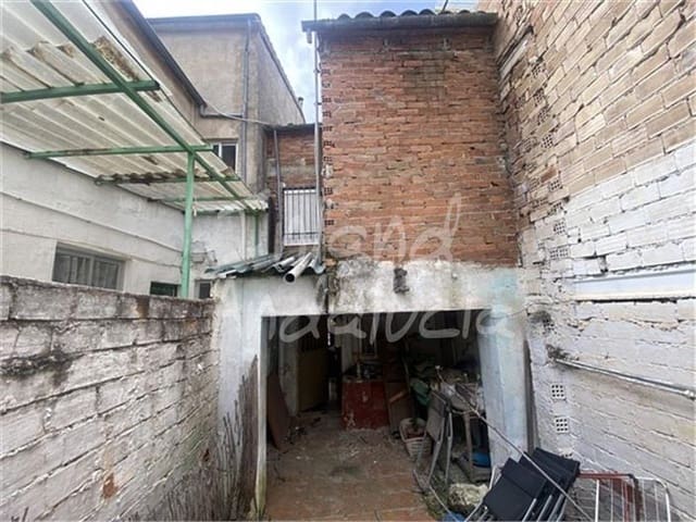 2 bedroom Townhouse for sale in Valdepeñas de Jaén with garage - € 19,500 (Ref: 9755127)