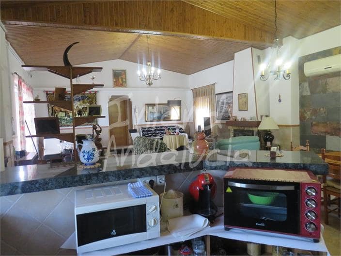 2 bedroom Finca/Country House for sale in Alcaudete with garage - € 340,000 (Ref: 9772585)