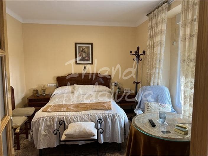 2 bedroom Townhouse for sale in Castillo de Locubin with garage - € 57,000 (Ref: 9772586)