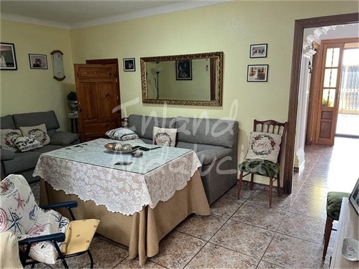2 bedroom Townhouse for sale in Castillo de Locubin with garage - € 57,000 (Ref: 9772586)