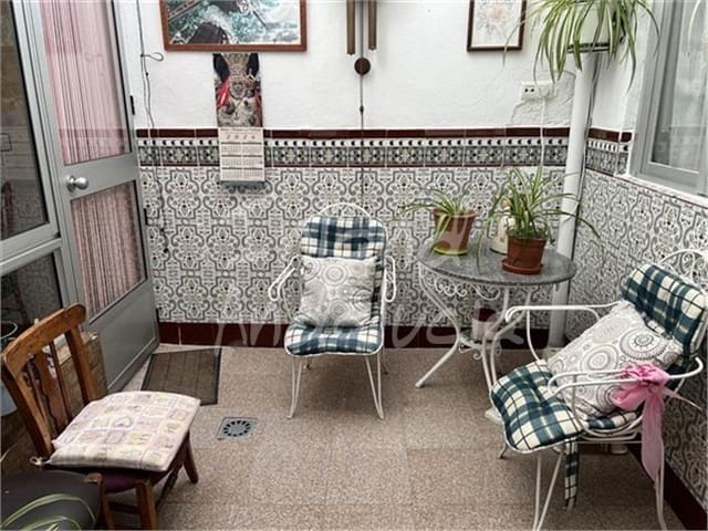 4 soverom Hus til salgs i Castillo de Locubín med garasje - € 57 000 (Ref: 9772586)