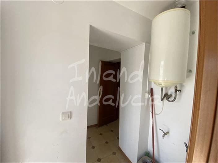 4 bedroom Townhouse for sale in Moclin with garage - € 68,000 (Ref: 9772589)