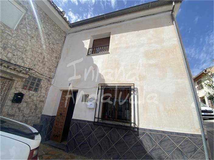 4 bedroom Townhouse for sale in Moclin with garage - € 68,000 (Ref: 9772589)