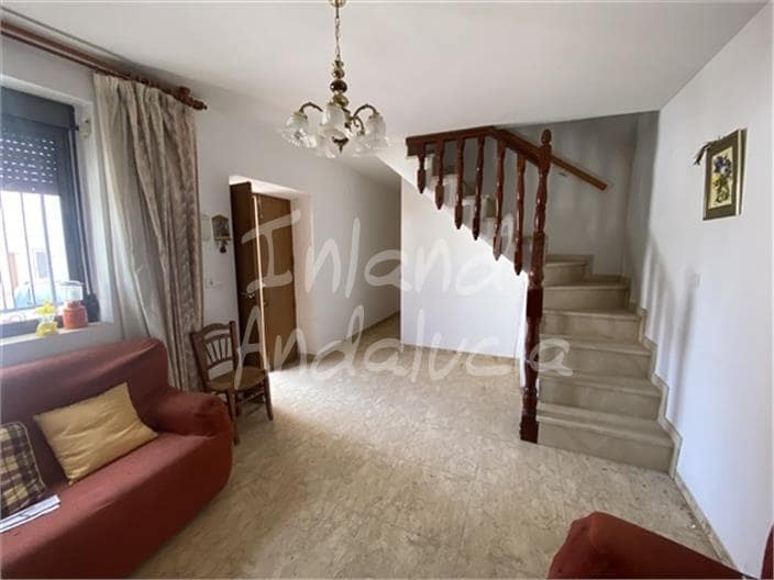 4 bedroom Townhouse for sale in Moclin with garage - € 68,000 (Ref: 9772589)