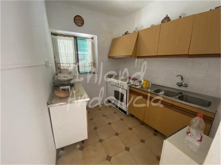 4 bedroom Townhouse for sale in Moclin with garage - € 68,000 (Ref: 9772589)
