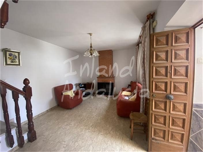 4 bedroom Townhouse for sale in Moclin with garage - € 68,000 (Ref: 9772589)