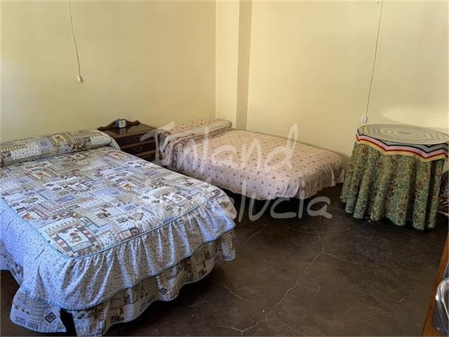 4 soverom Finca/Herregård til salgs i Castillo de Locubín med garasje - € 185 000 (Ref: 9777337)