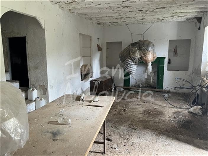 3 bedroom Finca/Country House for sale in Charilla with garage - € 100,000 (Ref: 9777338)