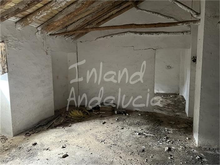 3 bedroom Finca/Country House for sale in Charilla with garage - € 100,000 (Ref: 9777338)