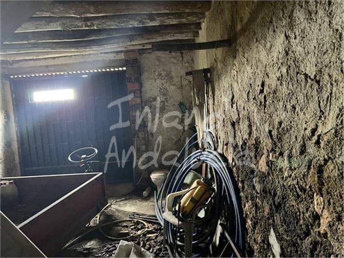 3 bedroom Finca/Country House for sale in Charilla with garage - € 100,000 (Ref: 9777338)