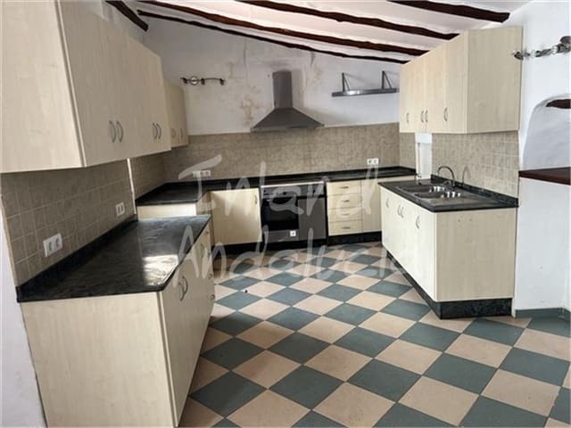 6 soverom Finca/Herregård til salgs i Frailes med svømmebasseng garasje - € 95 445 (Ref: 9782867)