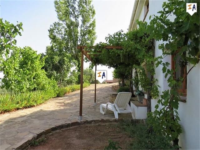4 chambre Finca/Maison de Campagne à vendre à Huelma avec garage - 240 000 € (Ref: 9788063)