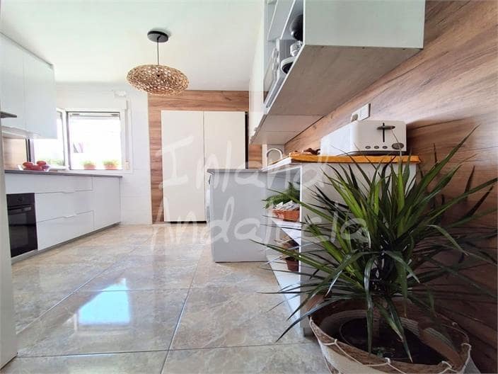 2 soveværelse Lejlighed til salg i Albunol med garage - € 155.000 (Ref: 9796113)