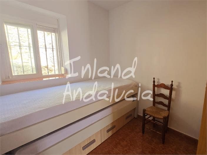 Chalet de 3 habitaciones en Alcaucín en venta - 99.000 € (Ref: 9796114)