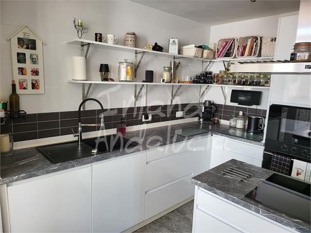 4 slaapkamer Huis te koop in Villanueva de Algaidas - € 150.000 (Ref: 9796115)