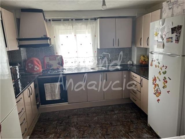 5 camera da letto Finca/Casa di Campagna in vendita in Castillo de Locubín con garage - 92.000 € (Rif: 9798508)