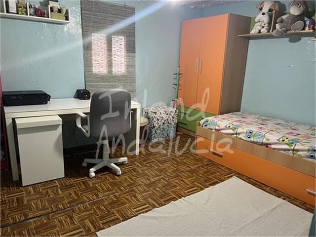 5 camera da letto Finca/Casa di Campagna in vendita in Castillo de Locubín con garage - 92.000 € (Rif: 9798508)