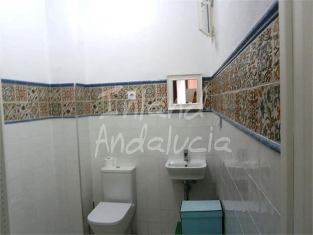 Commercieel te koop in Martos - € 25.000 (Ref: 9805907)