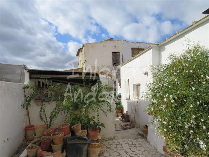 4 bedroom Townhouse for sale in Bobadilla de Alcaudete - € 36,000 (Ref: 9807511)