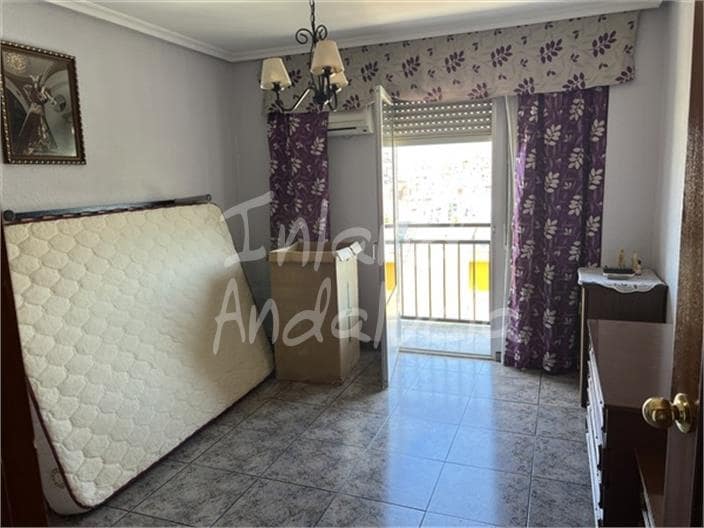 2 bedroom Apartment for sale in Castillo de Locubin - € 45,000 (Ref: 9816803)