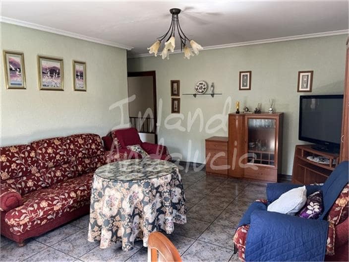 2 bedroom Apartment for sale in Castillo de Locubin - € 45,000 (Ref: 9816803)