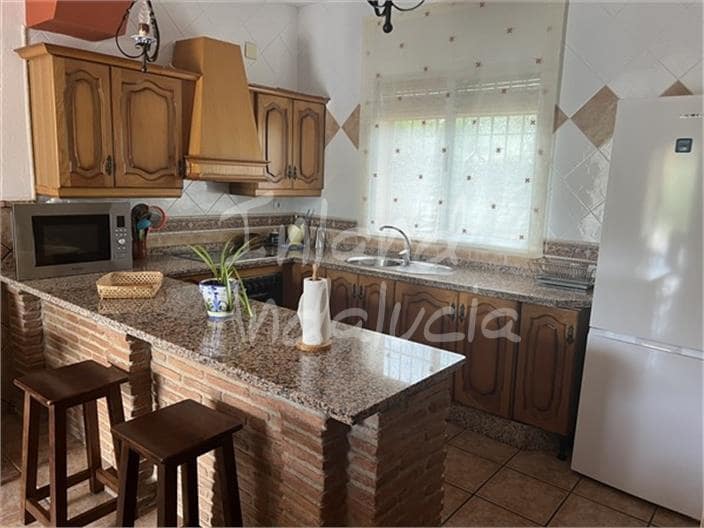 3 bedroom Villa for sale in Priego de Cordoba with pool garage - € 263,000 (Ref: 9824555)
