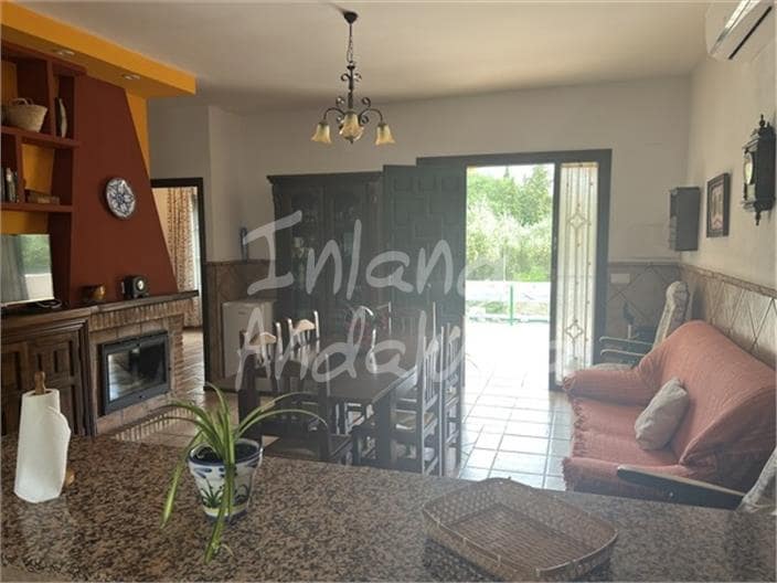 3 bedroom Villa for sale in Priego de Cordoba with pool garage - € 263,000 (Ref: 9824555)