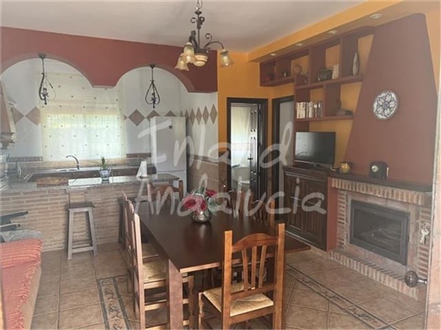 3 sypialnia Willa na sprzedaż w Priego de Córdoba z basenem garażem - 263 000 € (Ref: 9824555)