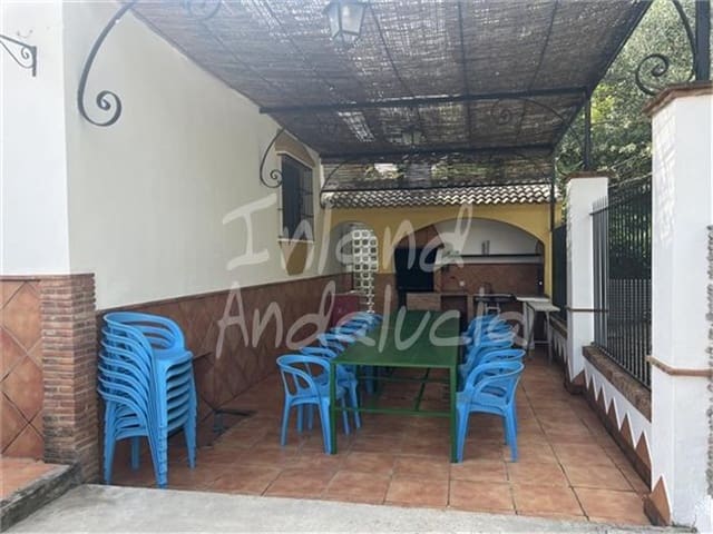 3 sypialnia Willa na sprzedaż w Priego de Córdoba z basenem garażem - 263 000 € (Ref: 9824555)