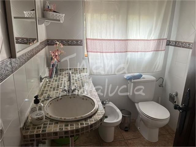 3 sypialnia Willa na sprzedaż w Priego de Córdoba z basenem garażem - 263 000 € (Ref: 9824555)
