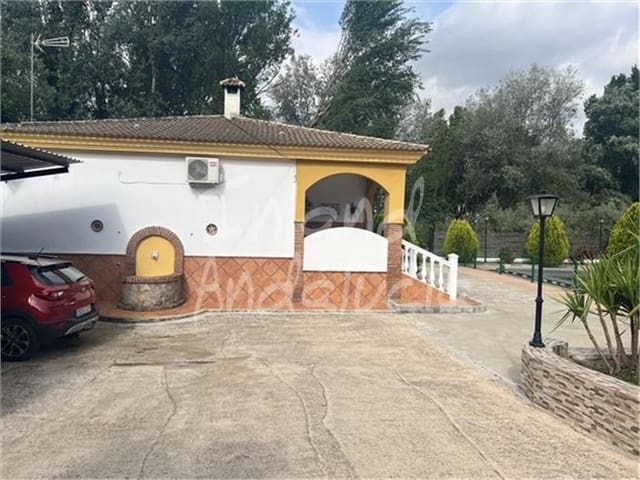 3 sypialnia Willa na sprzedaż w Priego de Córdoba z basenem garażem - 263 000 € (Ref: 9824555)