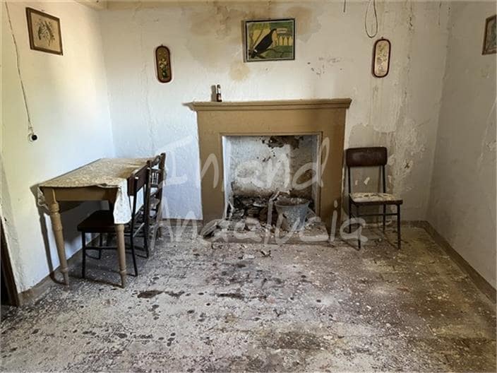 7 slaapkamer Huis te koop in Alcala la Real met garage - € 42.000 (Ref: 9828158)