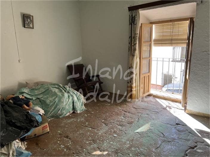 7 slaapkamer Huis te koop in Alcala la Real met garage - € 42.000 (Ref: 9828158)
