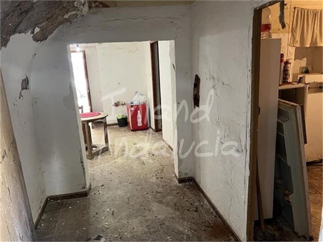 7 soverom Hus til salgs i Alcalá la Real med garasje - € 42 000 (Ref: 9828158)