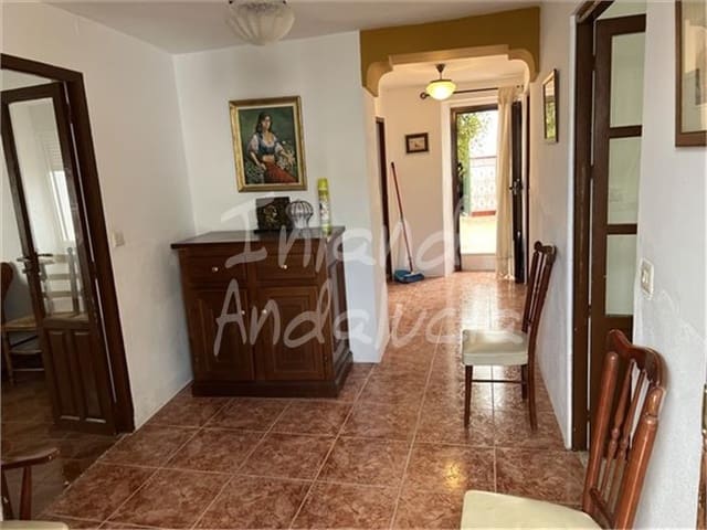 4 soverom Hus til salgs i Priego de Córdoba med garasje - € 80 000 (Ref: 9828159)