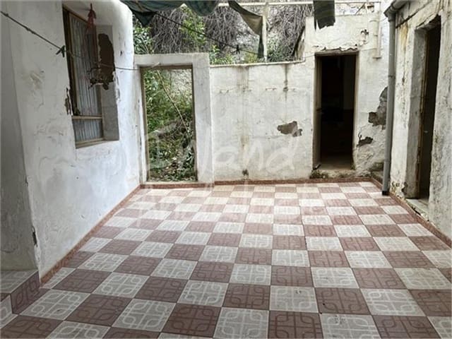 4 soveværelse Byhus til salg i Luque - € 49.500 (Ref: 9828160)