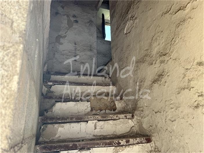 Townhouse for sale in Alcala la Real - € 50,000 (Ref: 9833141)