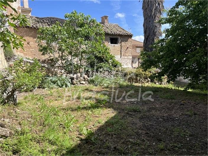 Townhouse for sale in Alcala la Real - € 50,000 (Ref: 9833141)