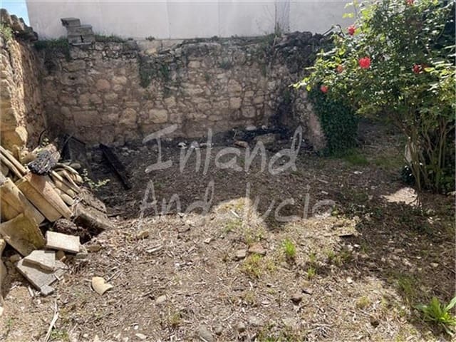 Hus til salgs i Alcalá la Real - € 50 000 (Ref: 9833141)