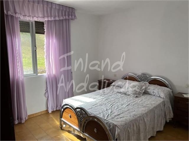 4 makuuhuone Omakotitalo myytävänä paikassa Frailes mukana 
autotalli - 108 000 € (Ref: 9835053)