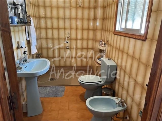 4 makuuhuone Omakotitalo myytävänä paikassa Frailes mukana 
autotalli - 108 000 € (Ref: 9835053)