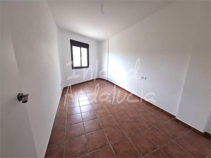 2 bedroom Apartment for sale in Alcaucin with pool garage - € 122,875 (Ref: 9835054)