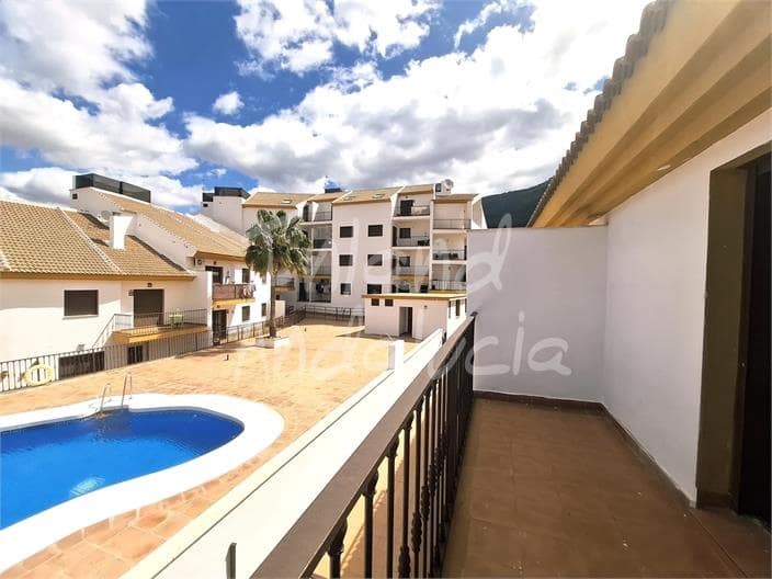 3 bedroom Apartment for sale in Alcaucin with pool garage - € 149,000 (Ref: 9838807)