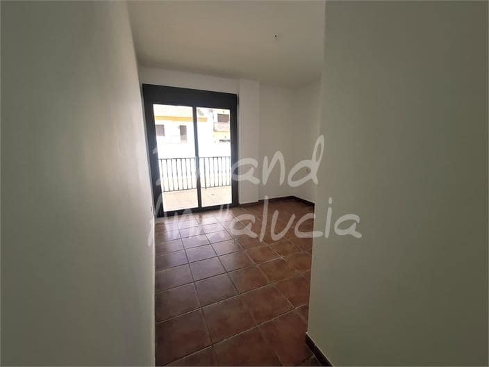 2 bedroom Apartment for sale in Alcaucin with pool garage - € 119,000 (Ref: 9838810)
