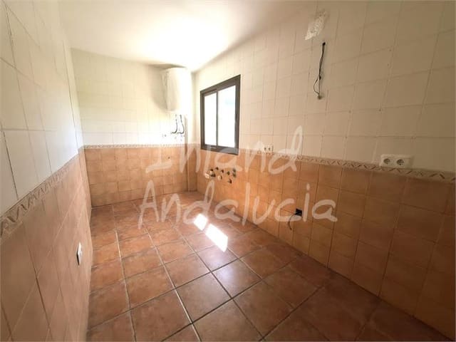 2 soveværelse Lejlighed til salg i Alcaucín med swimmingpool garage - € 119.000 (Ref: 9838810)