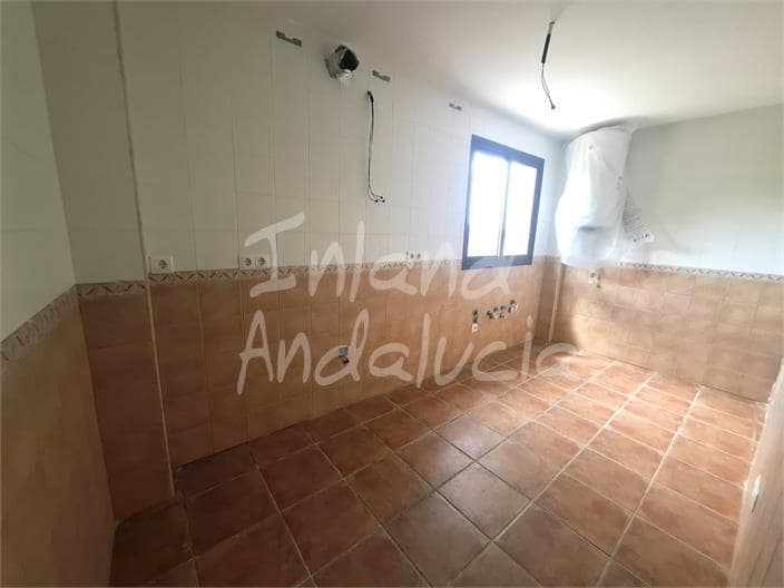 2 bedroom Apartment for sale in Alcaucin with pool garage - € 119,000 (Ref: 9838811)