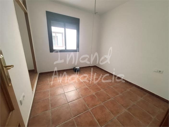 2 bedroom Apartment for sale in Alcaucin with pool garage - € 119,000 (Ref: 9838811)