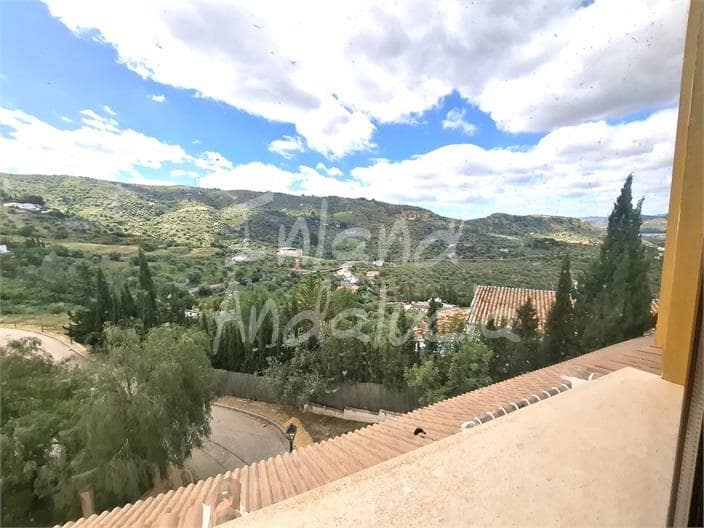 2 bedroom Apartment for sale in Alcaucin with pool garage - € 119,000 (Ref: 9838811)