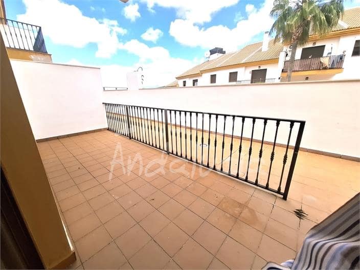 2 bedroom Apartment for sale in Alcaucin with pool garage - € 119,000 (Ref: 9838811)
