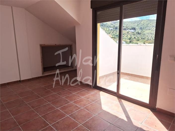 1 bedroom Apartment for sale in Alcaucin with pool garage - € 105,000 (Ref: 9838812)